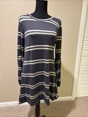 Striped Long-Sleeve Swing Dress in grey